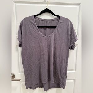 Everlane Women’s Supima Cotton Scoop Neck T-Shirt